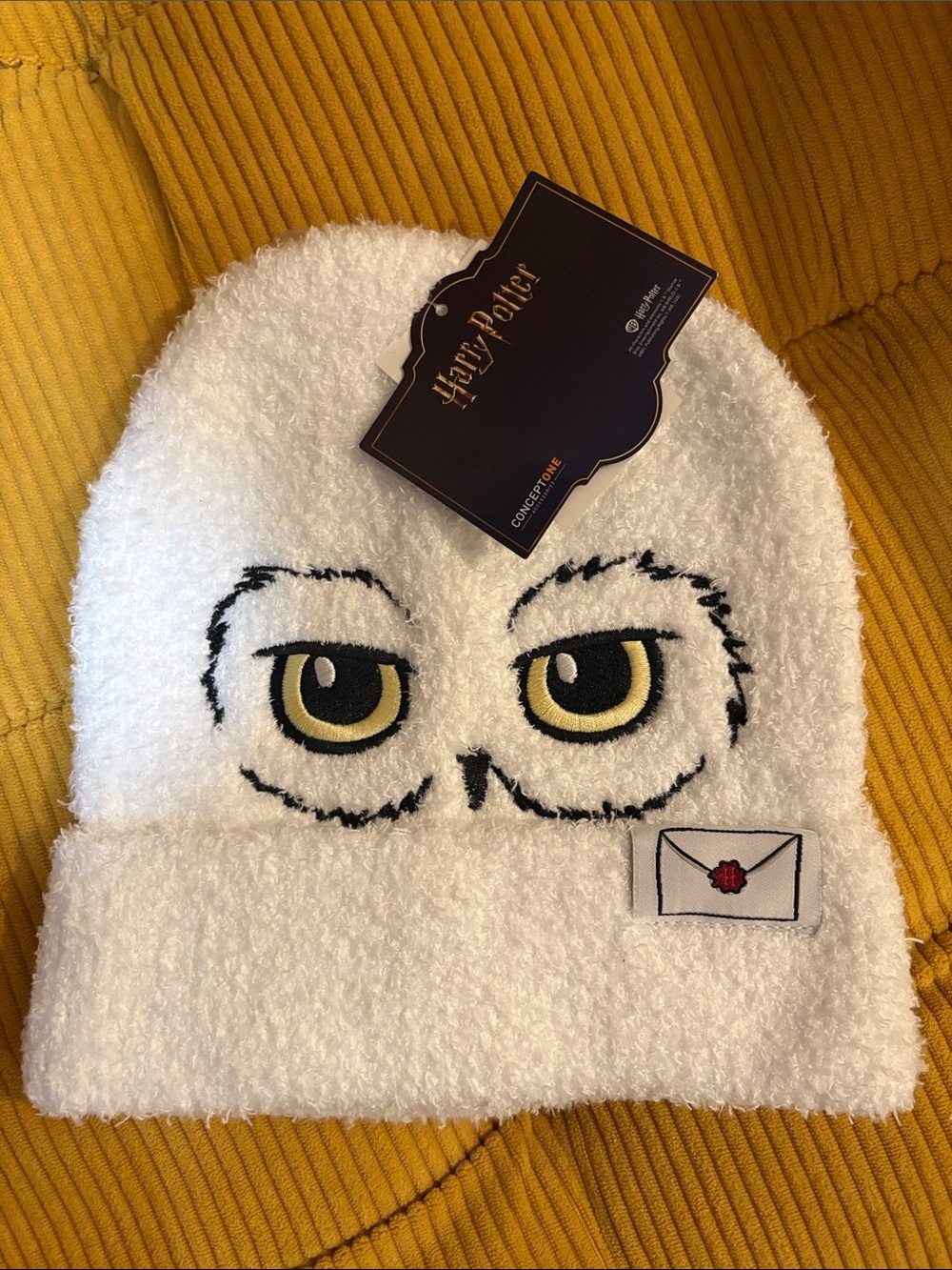 NWT OS Warner Bros.  White Plush Owl Beanie with Yellow Eyes